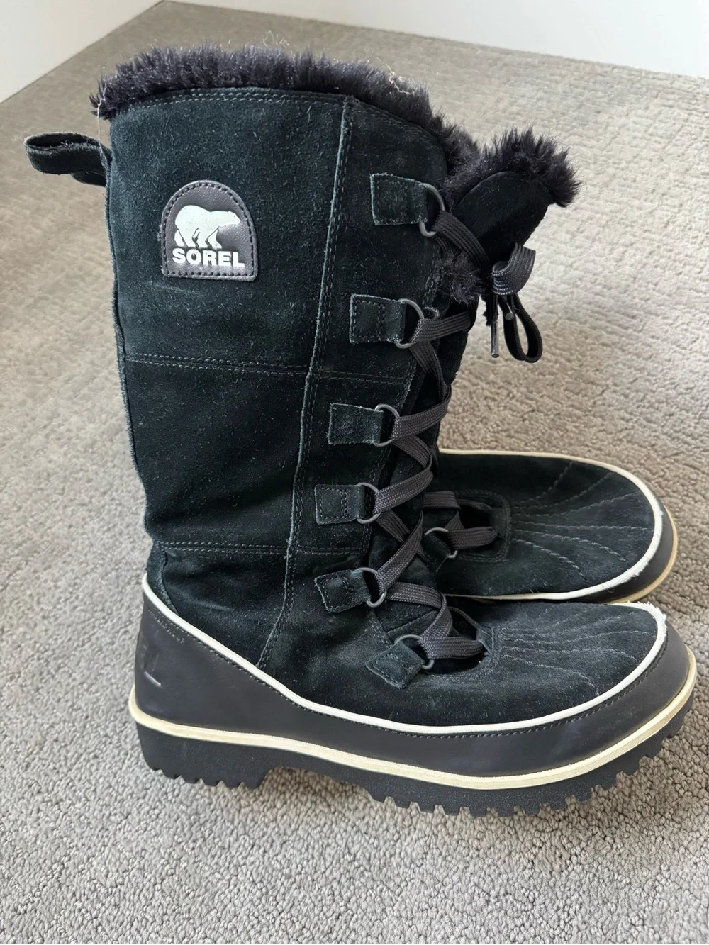 Sorel Black Lace-Up Insulated Winter Boots with Faux Fur Cuff